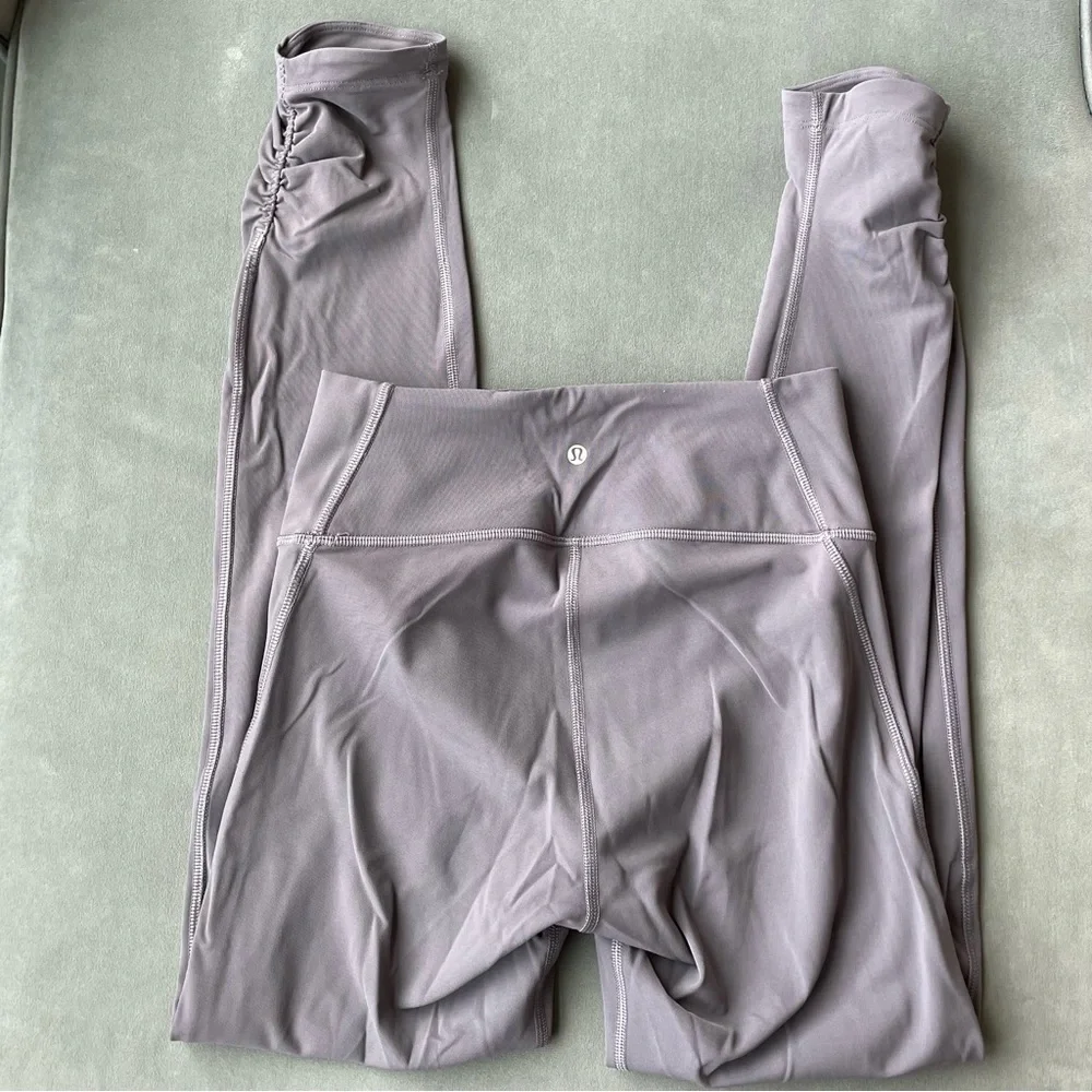 Lululemon high-rise 3/4 length ruched hem leggings - Picture 4 of 6
